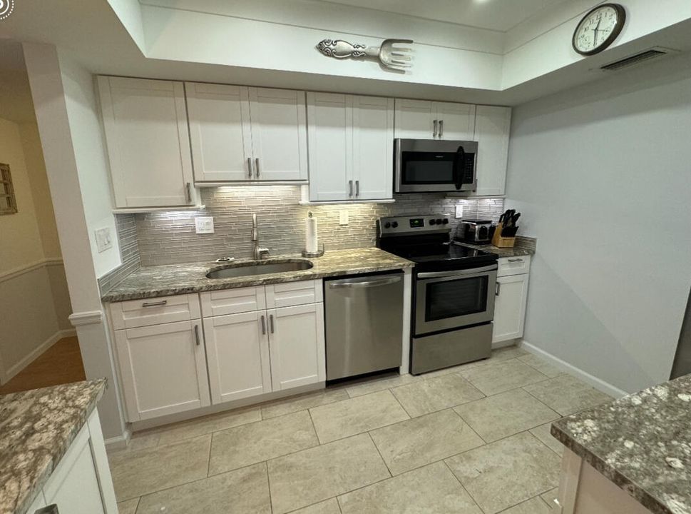 For Rent: $5,500 (2 beds, 2 baths, 1356 Square Feet)