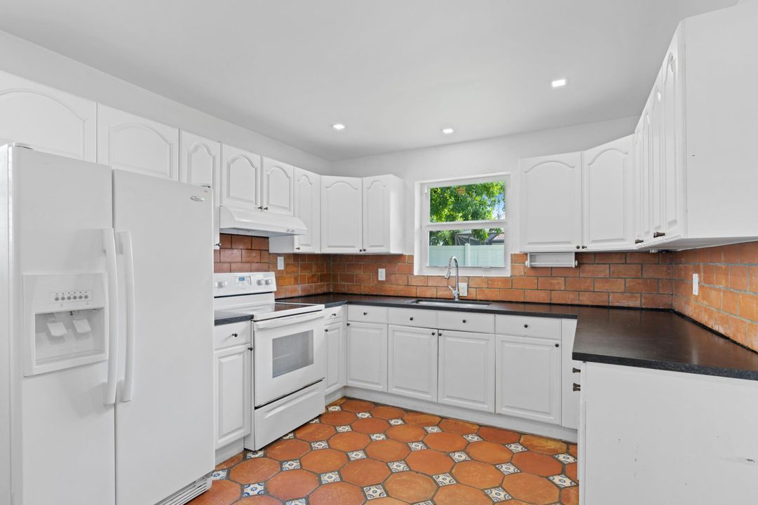 For Sale: $625,000 (3 beds, 2 baths, 1476 Square Feet)