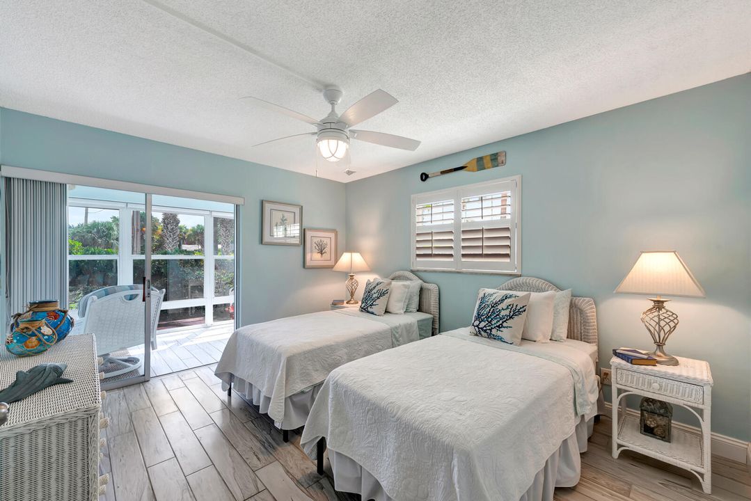 For Sale: $559,000 (2 beds, 2 baths, 1000 Square Feet)