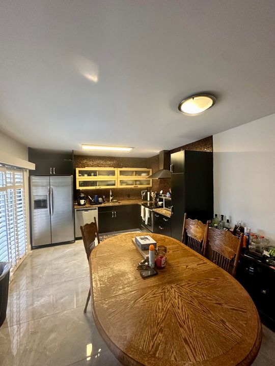 For Rent: $2,795 (2 beds, 2 baths, 1230 Square Feet)