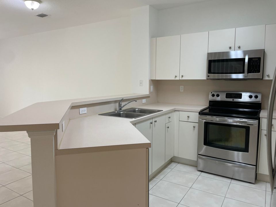 For Sale: $310,000 (3 beds, 2 baths, 1530 Square Feet)