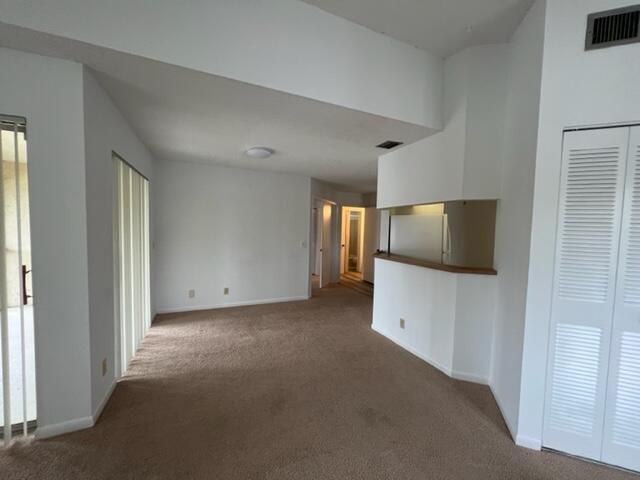 For Rent: $2,000 (1 beds, 1 baths, 870 Square Feet)