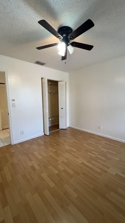 For Rent: $2,350 (2 beds, 2 baths, 920 Square Feet)