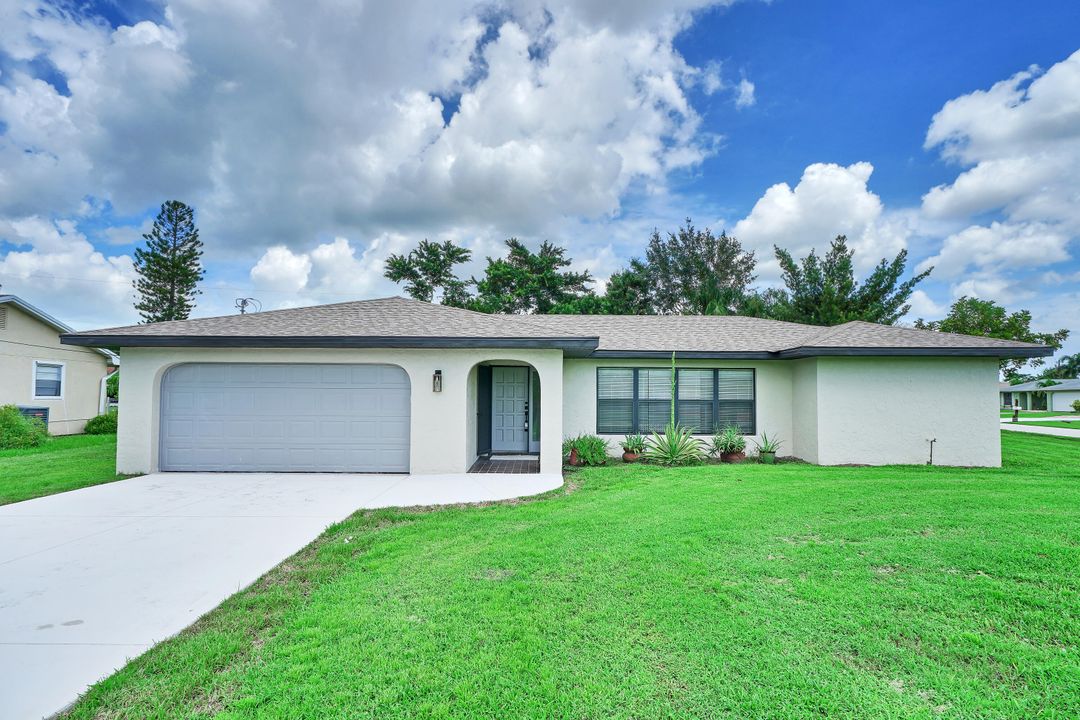 For Sale: $550,000 (3 beds, 2 baths, 1774 Square Feet)