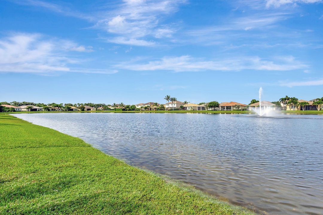 For Sale: $692,000 (3 beds, 3 baths, 2135 Square Feet)