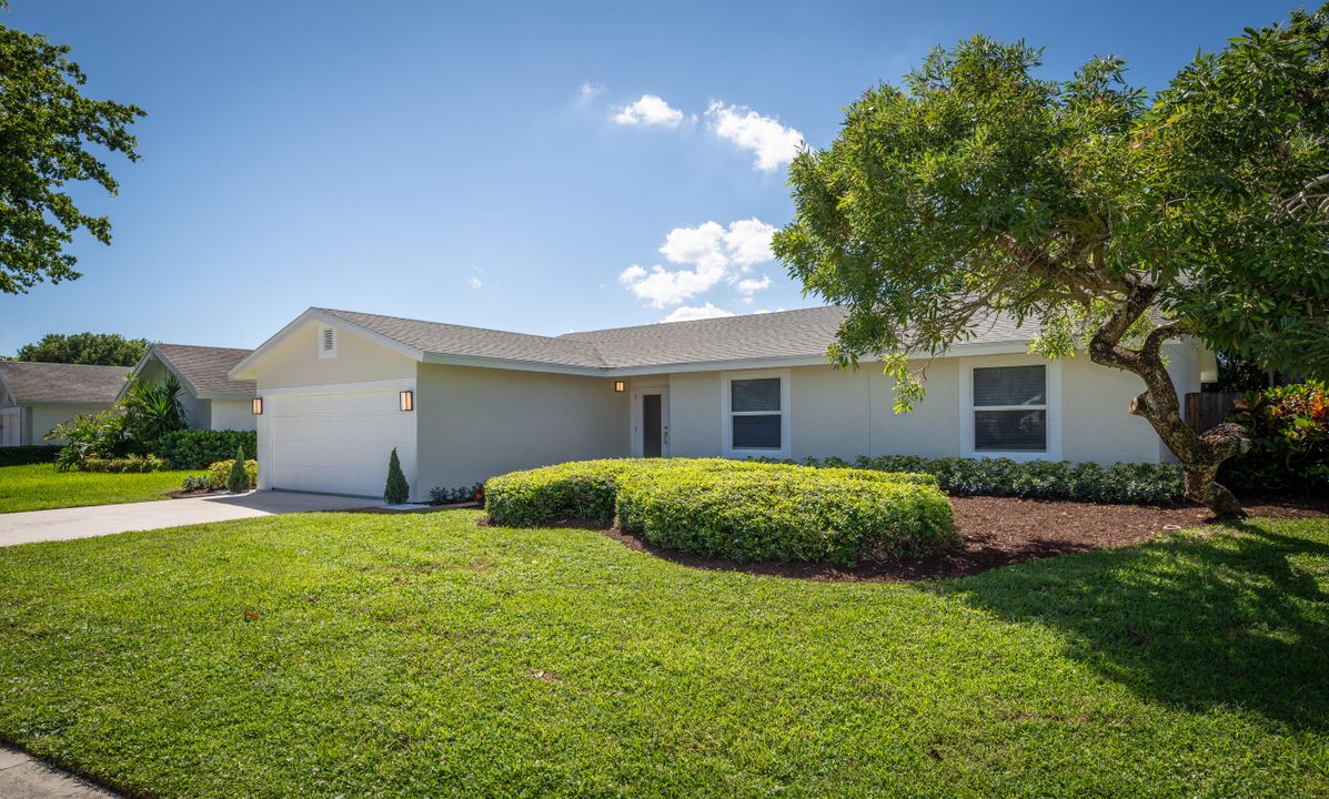 For Sale: $985,000 (3 beds, 2 baths, 1600 Square Feet)