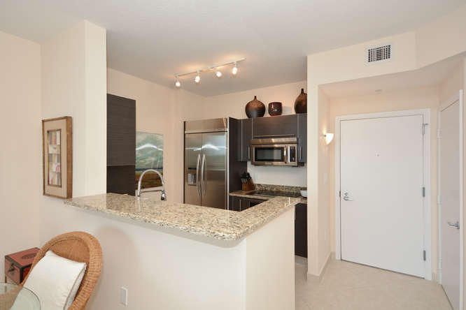 For Sale: $525,000 (1 beds, 1 baths, 820 Square Feet)