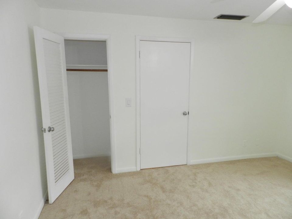 For Rent: $1,800 (1 beds, 1 baths, 608 Square Feet)