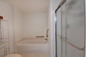 For Rent: $5,500 (2 beds, 2 baths, 1388 Square Feet)