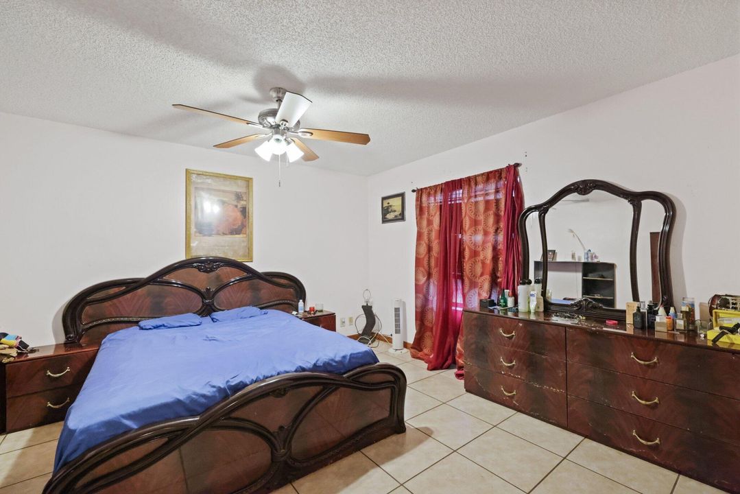 For Sale: $460,000 (4 beds, 2 baths, 1418 Square Feet)