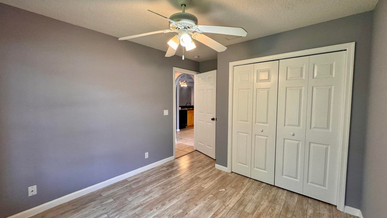 Active With Contract: $2,650 (3 beds, 2 baths, 1250 Square Feet)