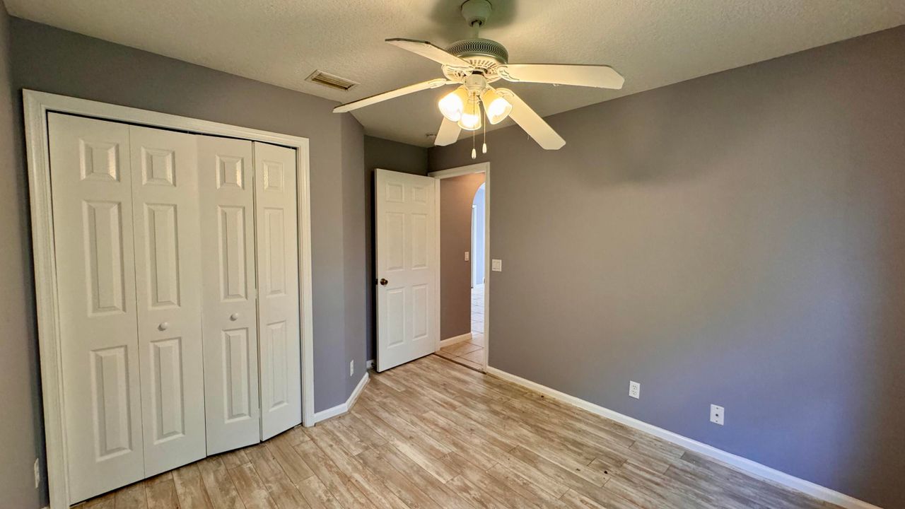 Active With Contract: $2,650 (3 beds, 2 baths, 1250 Square Feet)