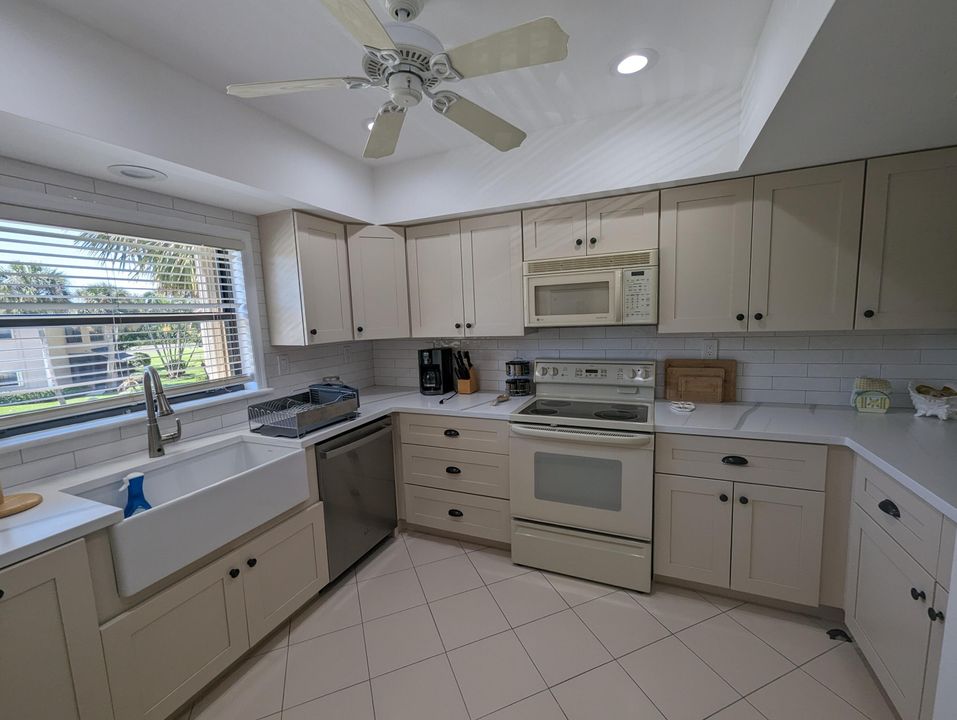 For Rent: $6,500 (2 beds, 2 baths, 1280 Square Feet)