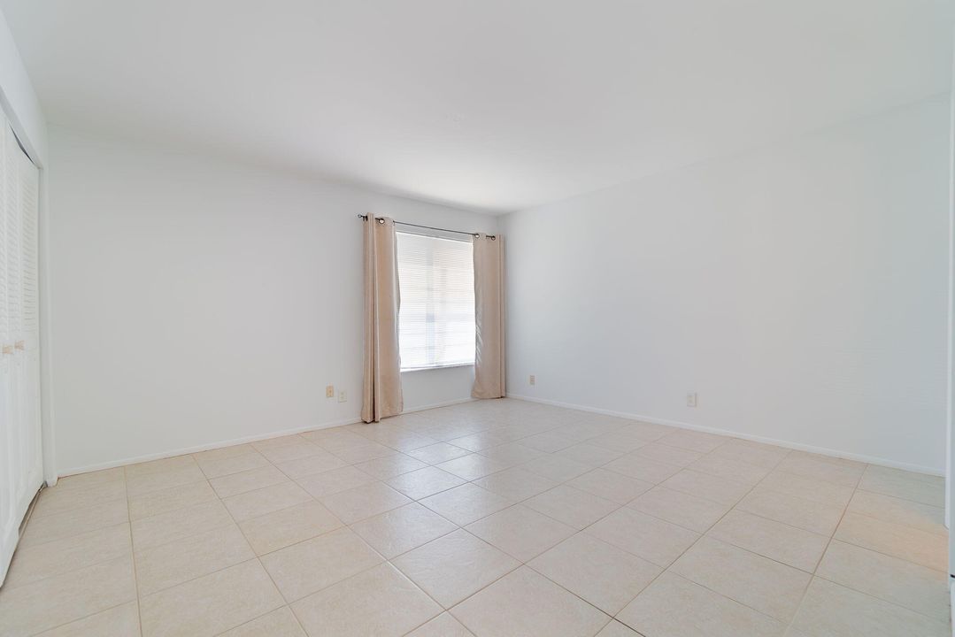 For Sale: $139,900 (2 beds, 2 baths, 1048 Square Feet)