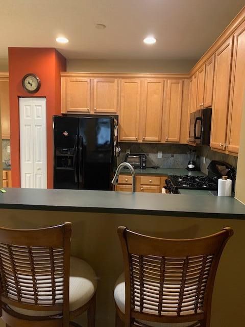 For Rent: $7,500 (3 beds, 2 baths, 1610 Square Feet)