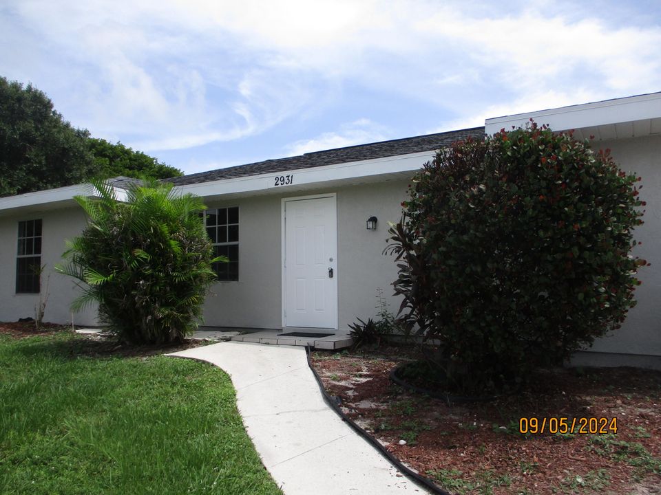 For Sale: $349,900 (3 beds, 2 baths, 1218 Square Feet)