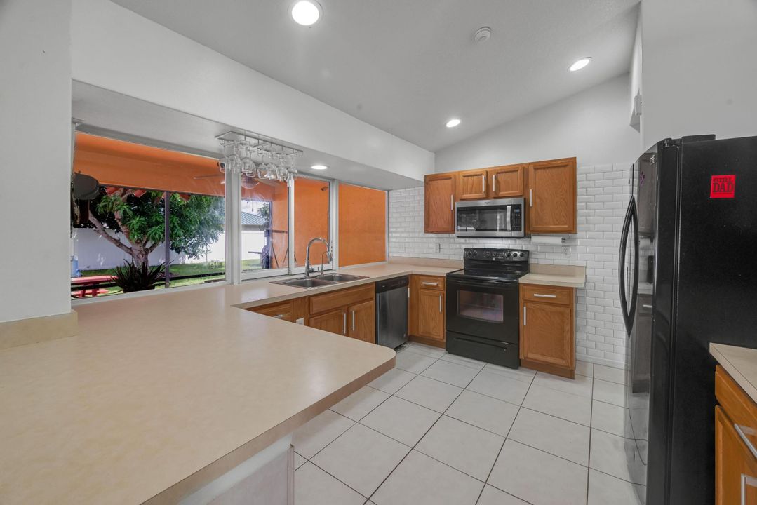 For Sale: $379,000 (3 beds, 2 baths, 1497 Square Feet)