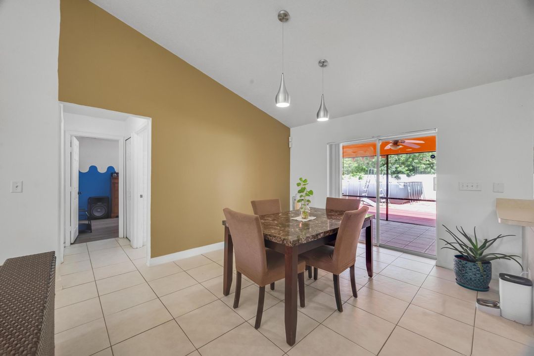 For Sale: $379,000 (3 beds, 2 baths, 1497 Square Feet)