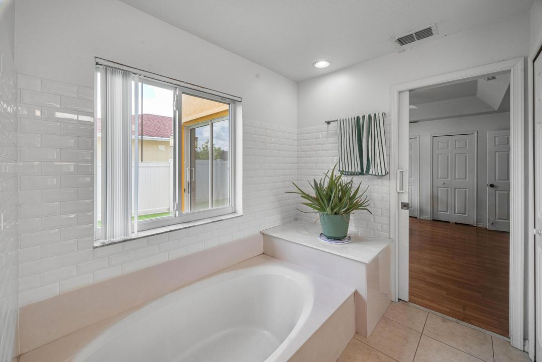 For Sale: $379,000 (3 beds, 2 baths, 1497 Square Feet)