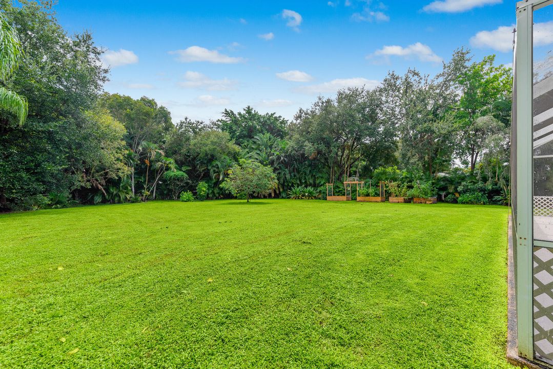 For Sale: $799,000 (4 beds, 2 baths, 2520 Square Feet)