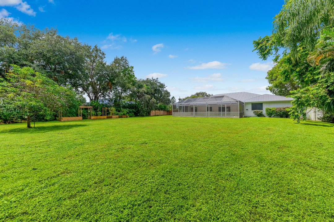 For Sale: $799,000 (4 beds, 2 baths, 2520 Square Feet)