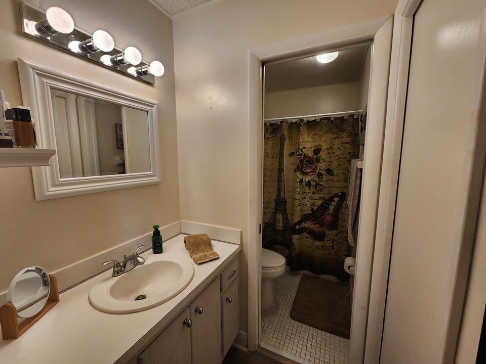 For Sale: $289,950 (2 beds, 2 baths, 1188 Square Feet)