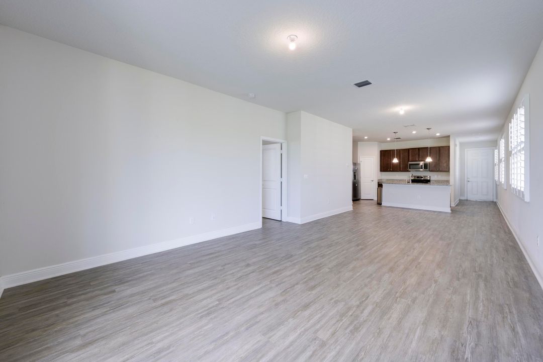 For Sale: $399,000 (3 beds, 2 baths, 1517 Square Feet)