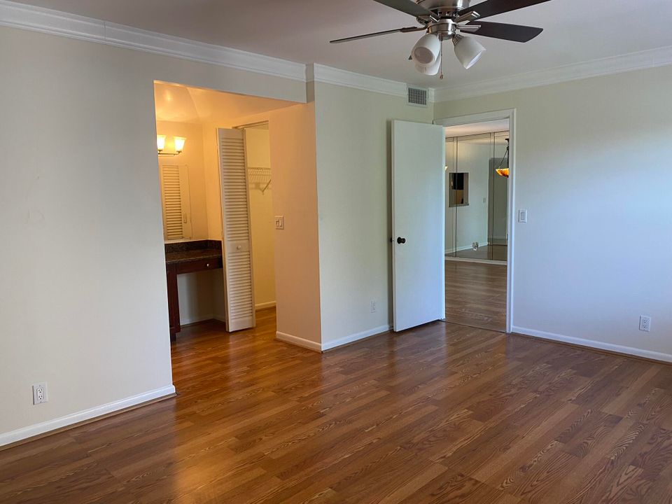 For Rent: $2,300 (2 beds, 2 baths, 1107 Square Feet)