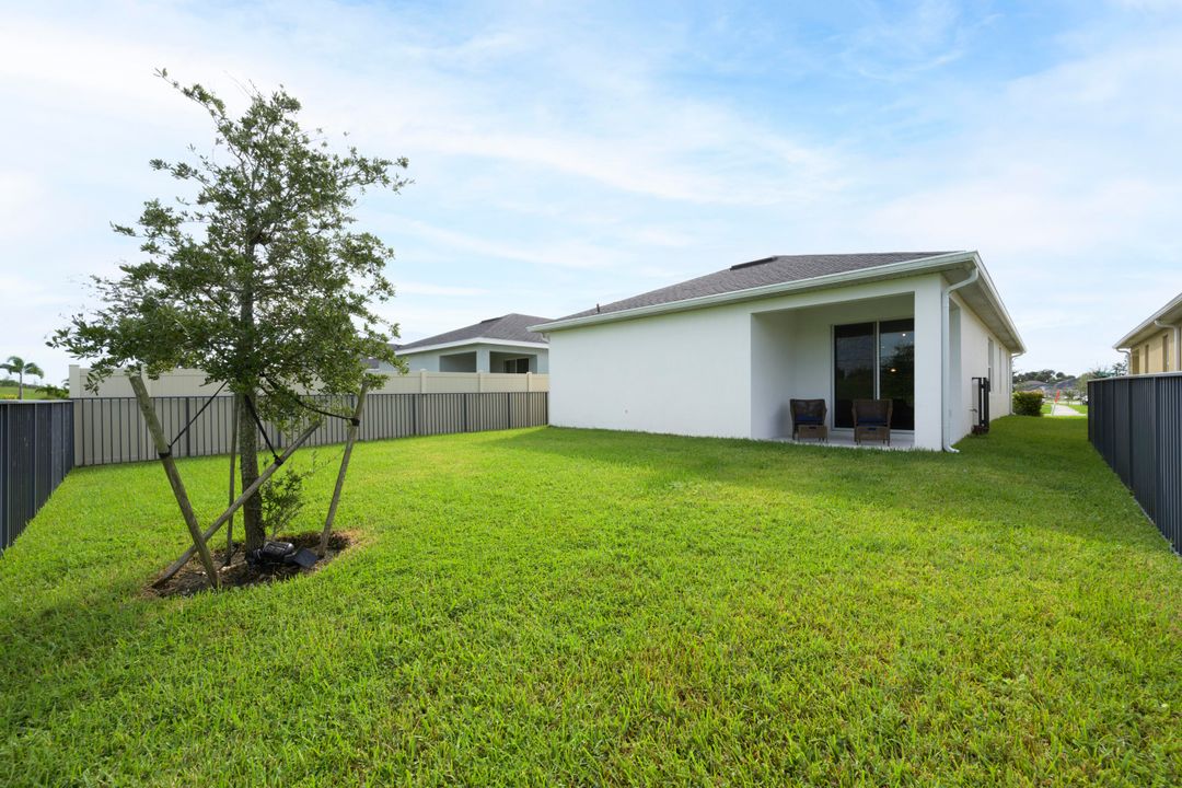 For Sale: $399,000 (3 beds, 2 baths, 1517 Square Feet)