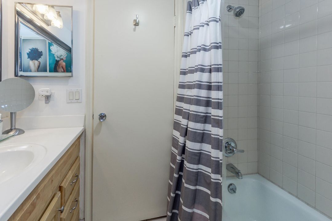 For Sale: $289,000 (2 beds, 2 baths, 1118 Square Feet)