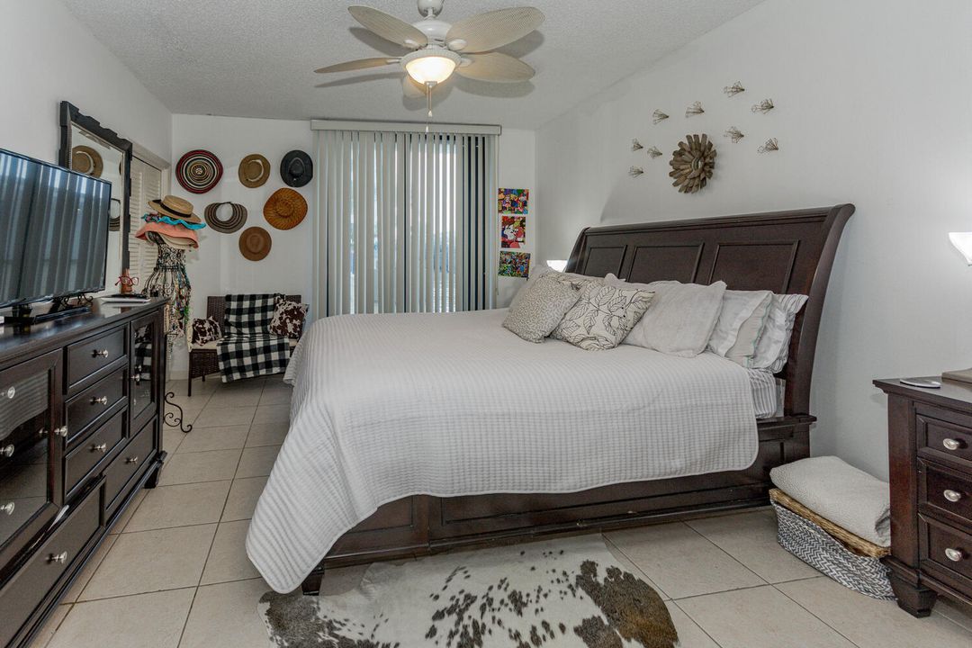 For Sale: $289,000 (2 beds, 2 baths, 1118 Square Feet)