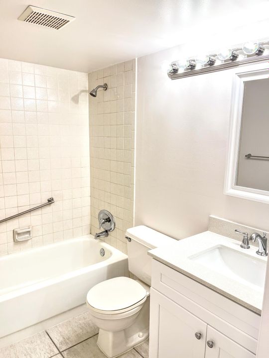 For Rent: $2,000 (2 beds, 2 baths, 1064 Square Feet)