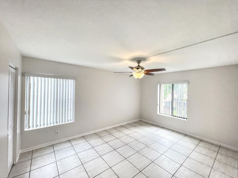 For Rent: $2,000 (2 beds, 2 baths, 1064 Square Feet)