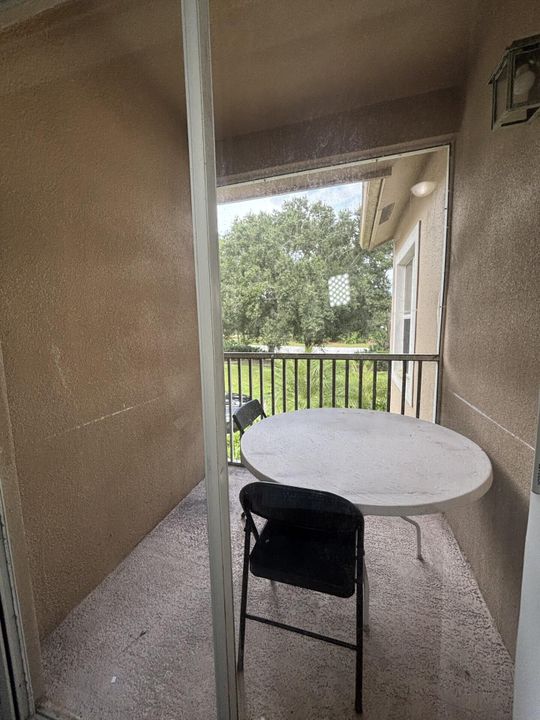 For Rent: $1,200 (1 beds, 1 baths, 400 Square Feet)