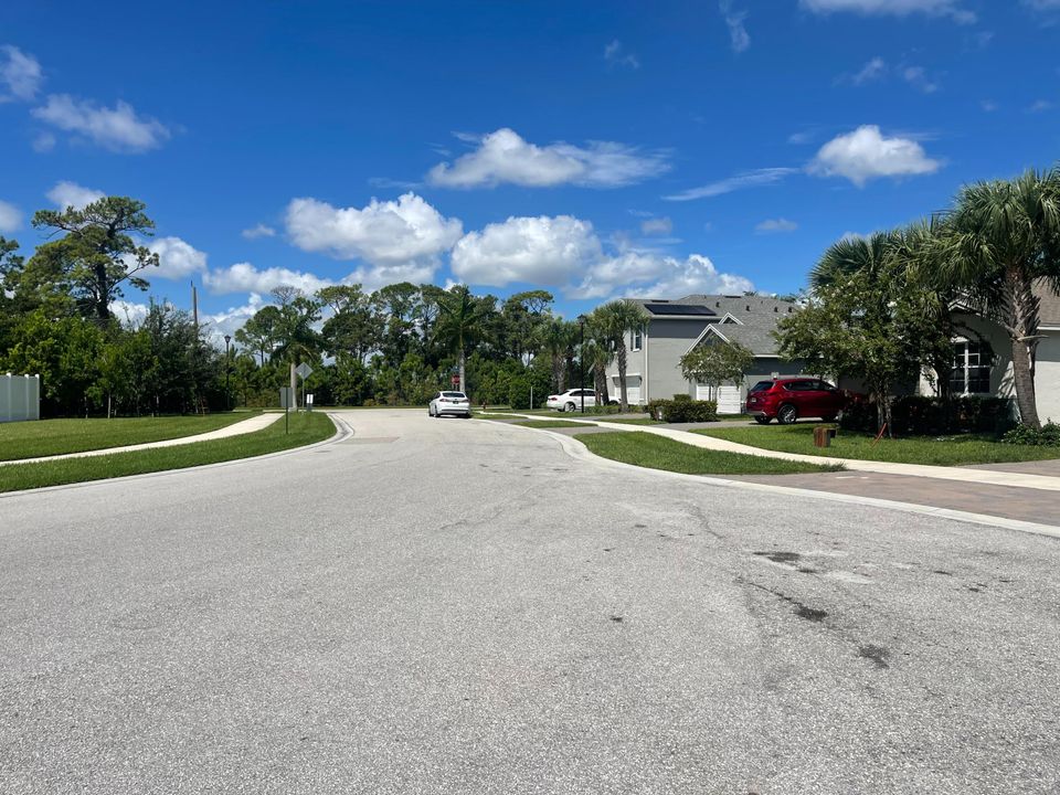 Active With Contract: $485,000 (3 beds, 2 baths, 1516 Square Feet)