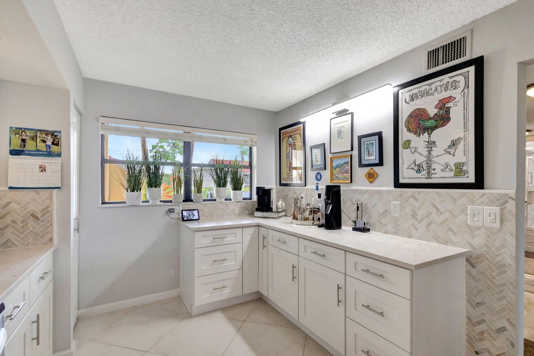 For Sale: $349,000 (2 beds, 2 baths, 1245 Square Feet)