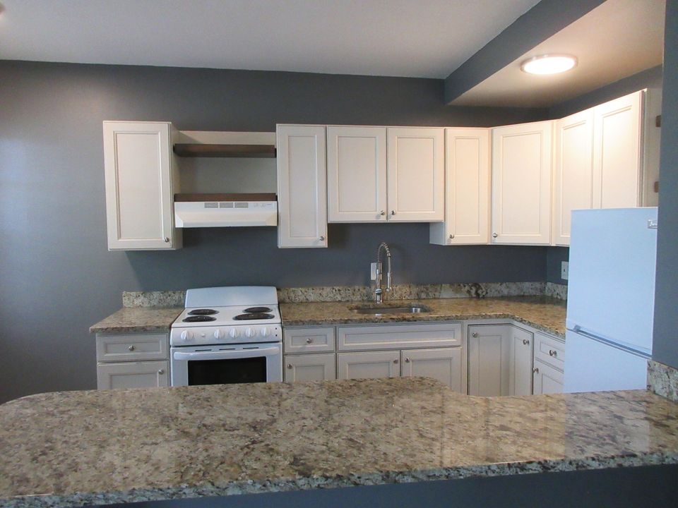 For Rent: $1,600 (1 beds, 1 baths, 650 Square Feet)