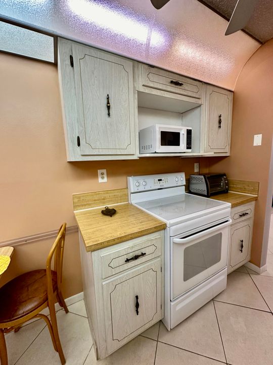 For Rent: $1,850 (1 beds, 2 baths, 1068 Square Feet)