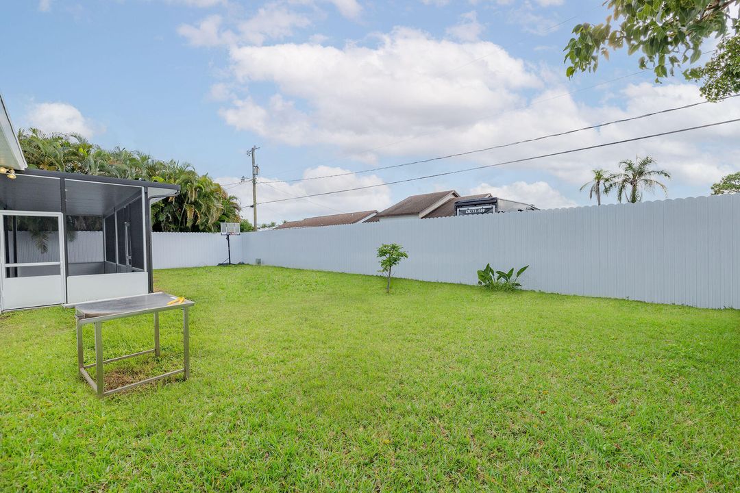 For Sale: $530,000 (4 beds, 2 baths, 2328 Square Feet)