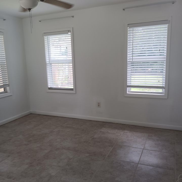 For Rent: $3,000 (2 beds, 1 baths, 1300 Square Feet)