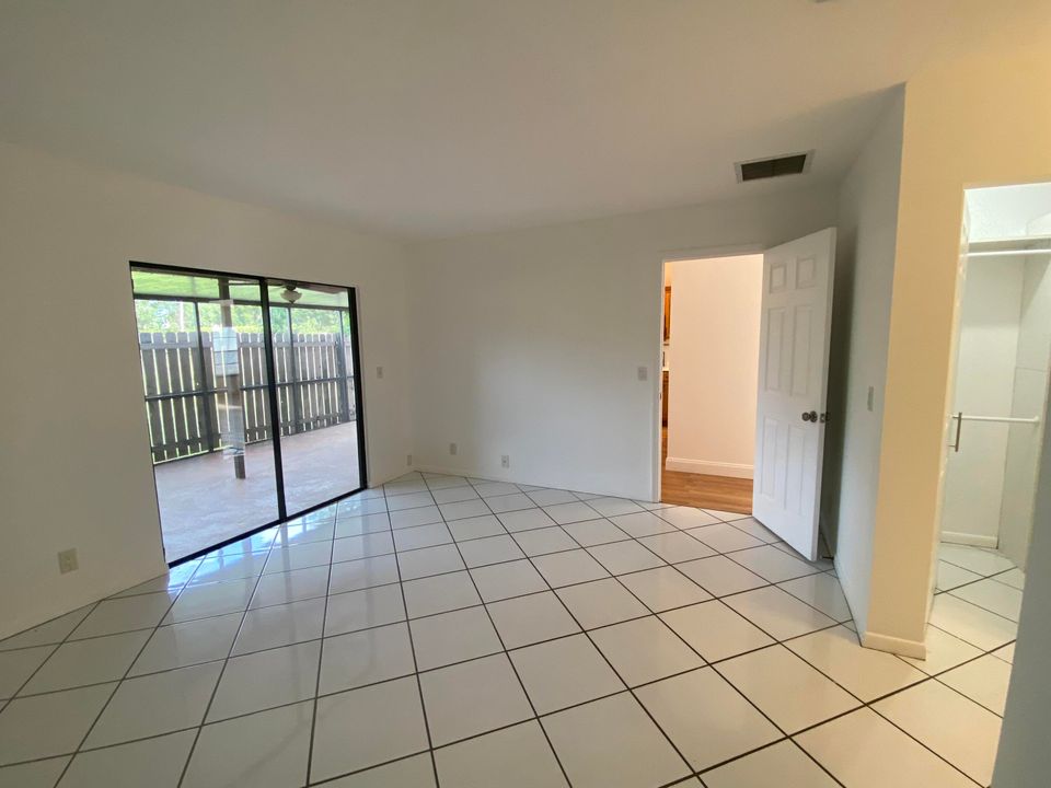 For Sale: $368,000 (3 beds, 2 baths, 1576 Square Feet)