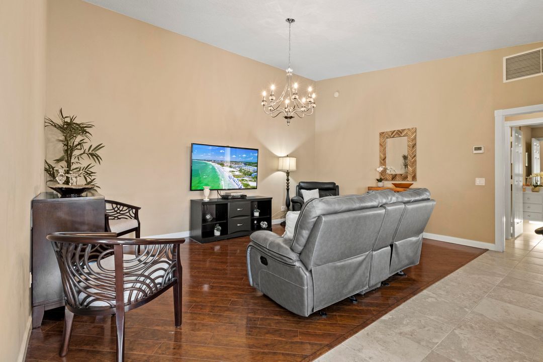 For Sale: $312,000 (2 beds, 2 baths, 1526 Square Feet)