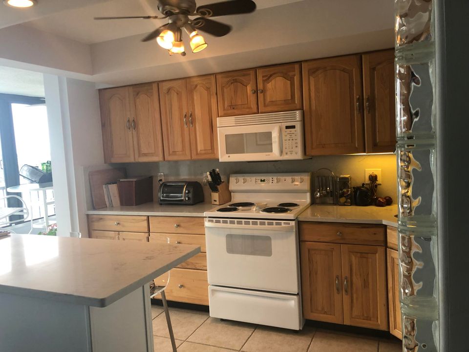 For Rent: $5,000 (2 beds, 2 baths, 1300 Square Feet)