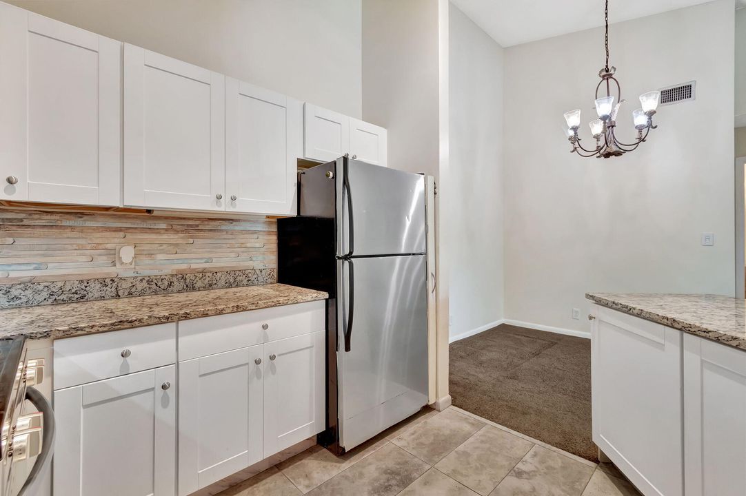 For Sale: $285,000 (2 beds, 2 baths, 1025 Square Feet)