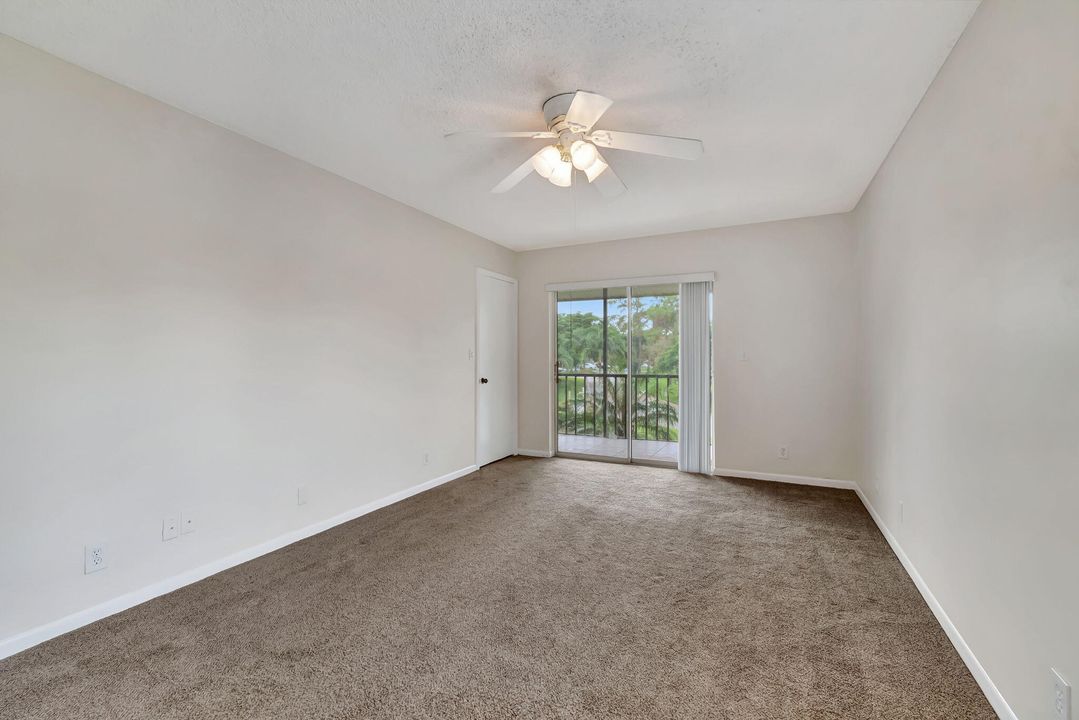 For Sale: $285,000 (2 beds, 2 baths, 1025 Square Feet)