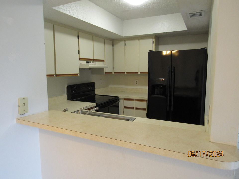 For Rent: $1,500 (2 beds, 2 baths, 886 Square Feet)