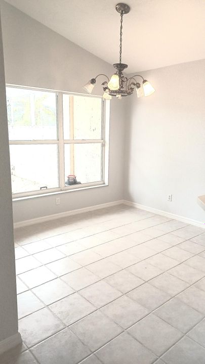 For Rent: $3,500 (3 beds, 2 baths, 1714 Square Feet)