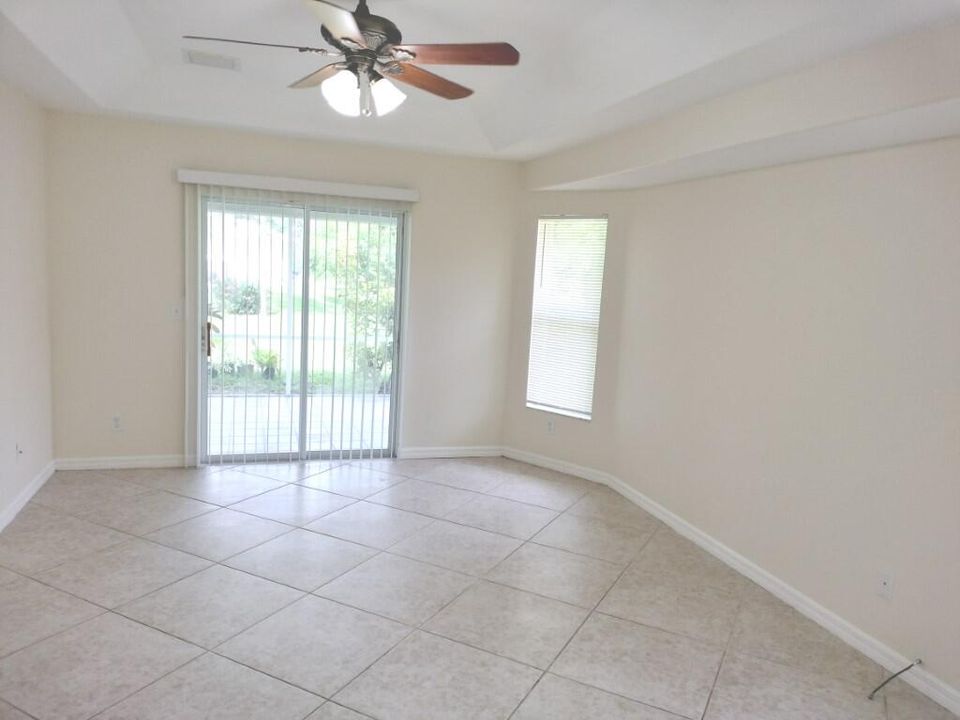 For Rent: $2,900 (3 beds, 2 baths, 2055 Square Feet)