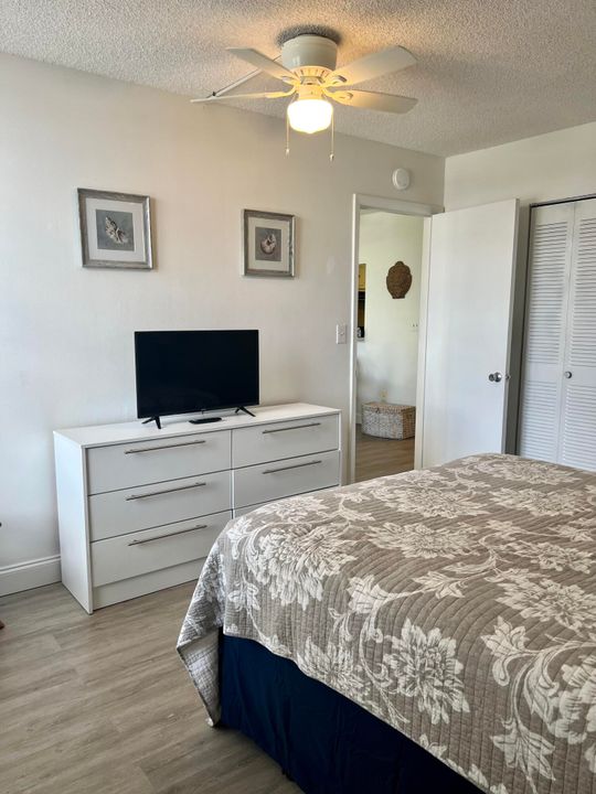 For Rent: $2,300 (1 beds, 1 baths, 648 Square Feet)