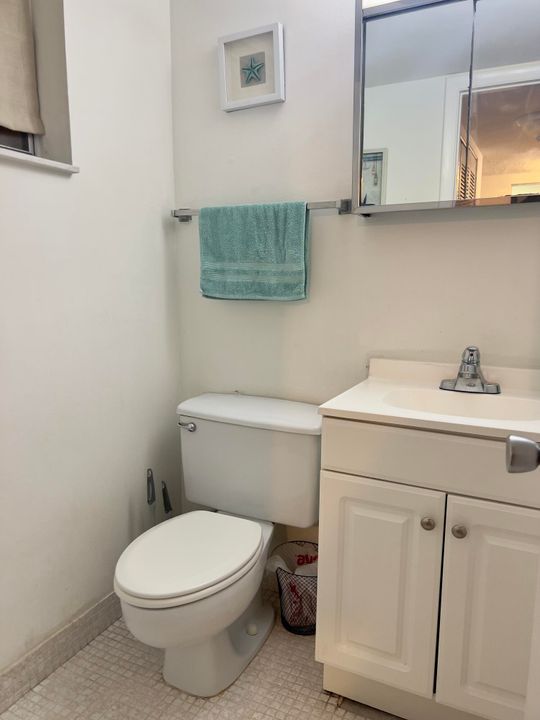 For Rent: $2,300 (1 beds, 1 baths, 648 Square Feet)